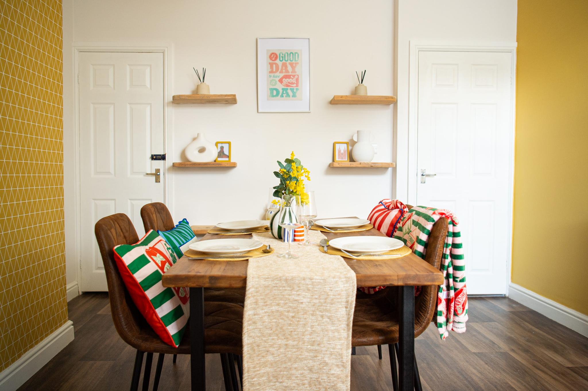 High-End City Centre Stay | Sleeps All Guests3
